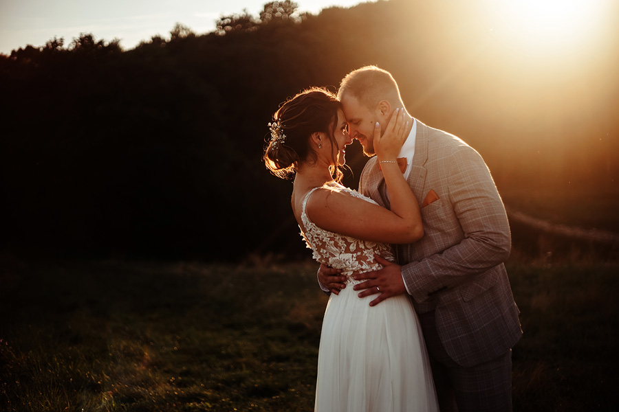 rok 2023 ve fotkách, svatební a rodinný fotograf, svatba sýpka u tesařů nevěsta ženich