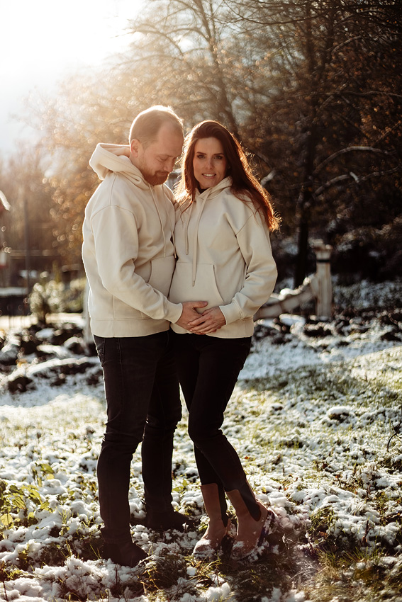 rok 2023 ve fotkách, svatební a rodinný fotograf, těhotenské focení pár zima sníh