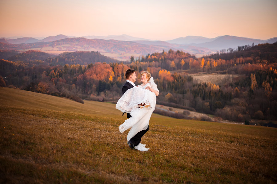 párové svatební fotky jičín svinec podzim hory