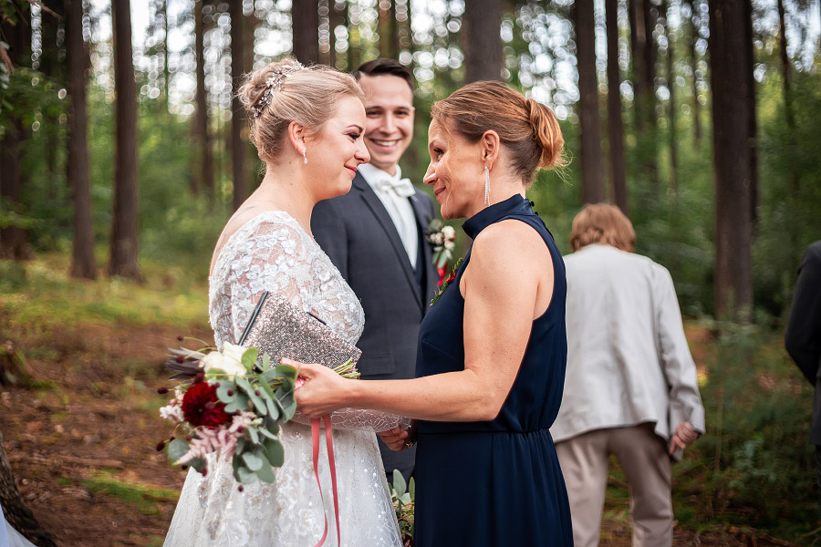 svatba ermi hotel jince nevěsta ženich obřad v lese