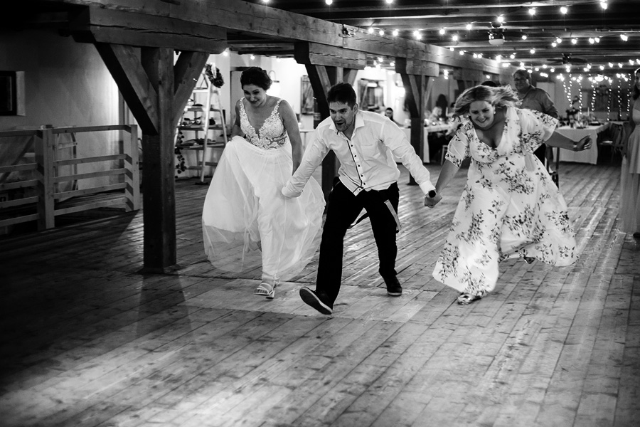svatební foto sýpka u tesařů olomoucký kraj nevěsta ženich