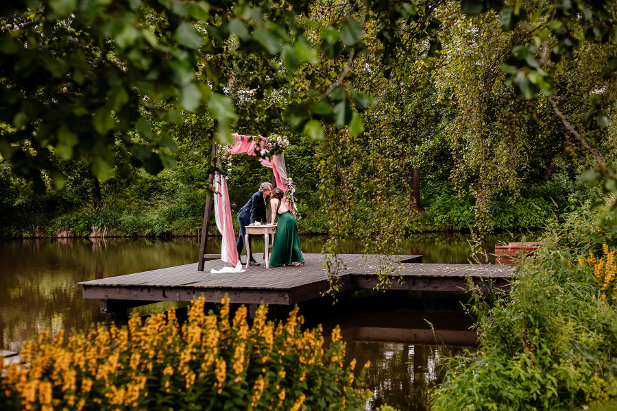 svatební foto rybník molo slavobrána